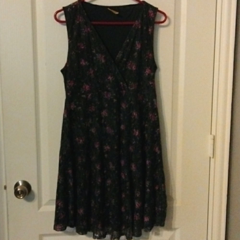 Dress black and pink roses